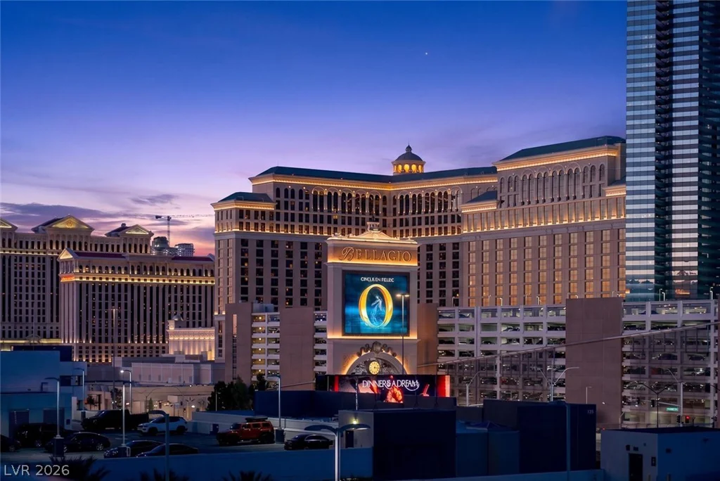 4575 Dean Martin, Las Vegas, NV 89103