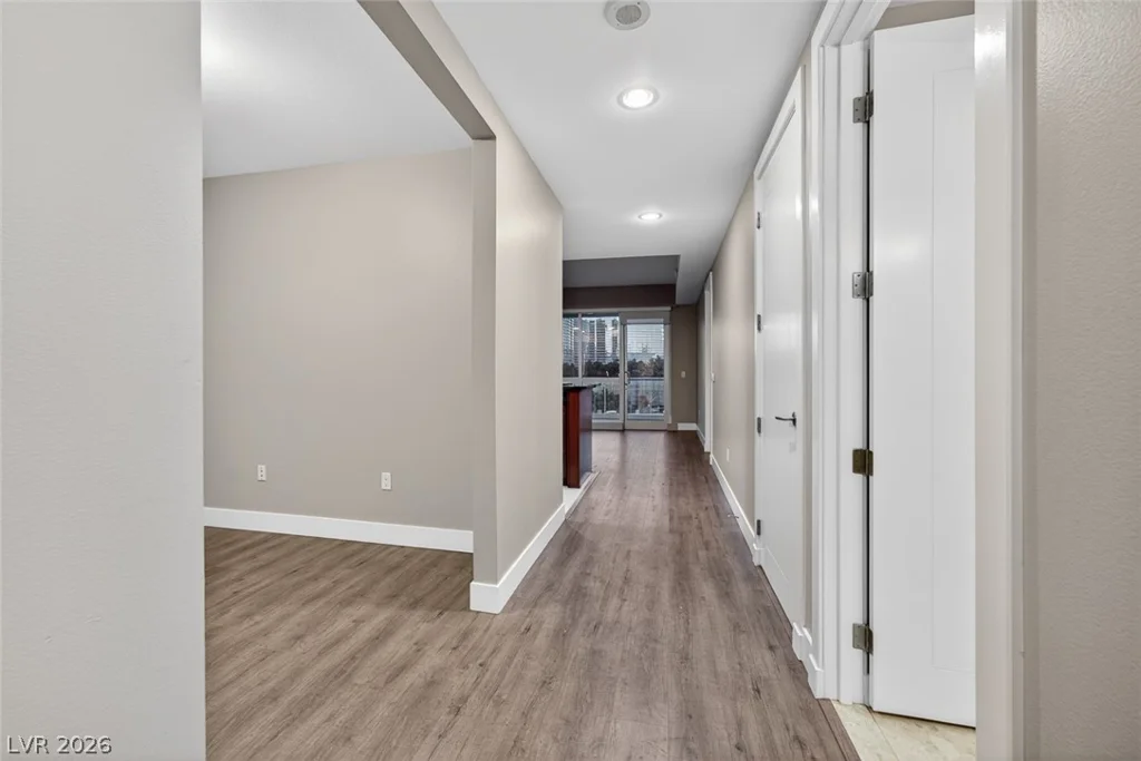4575 Dean Martin, Las Vegas, NV 89103