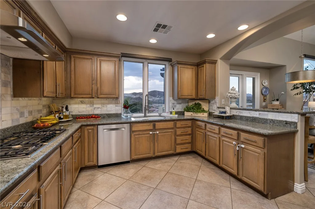 38 Strada Principale, Henderson, NV 89011