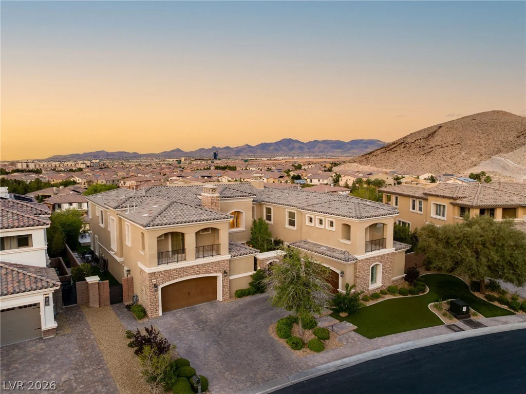 8 Olympia Chase, Las Vegas, NV 89141