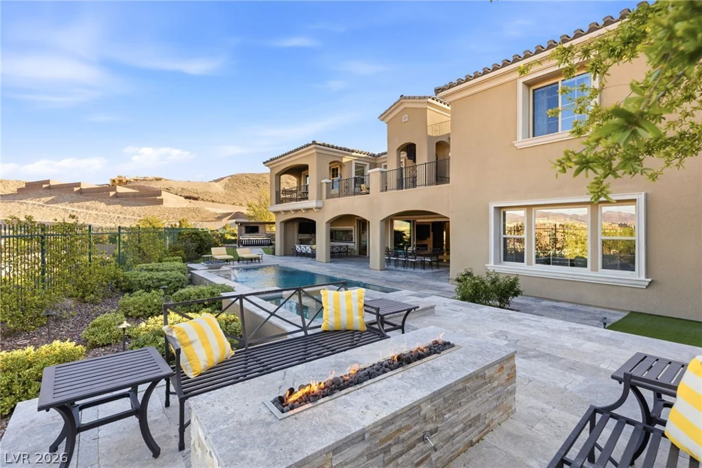 8 Olympia Chase, Las Vegas, NV 89141