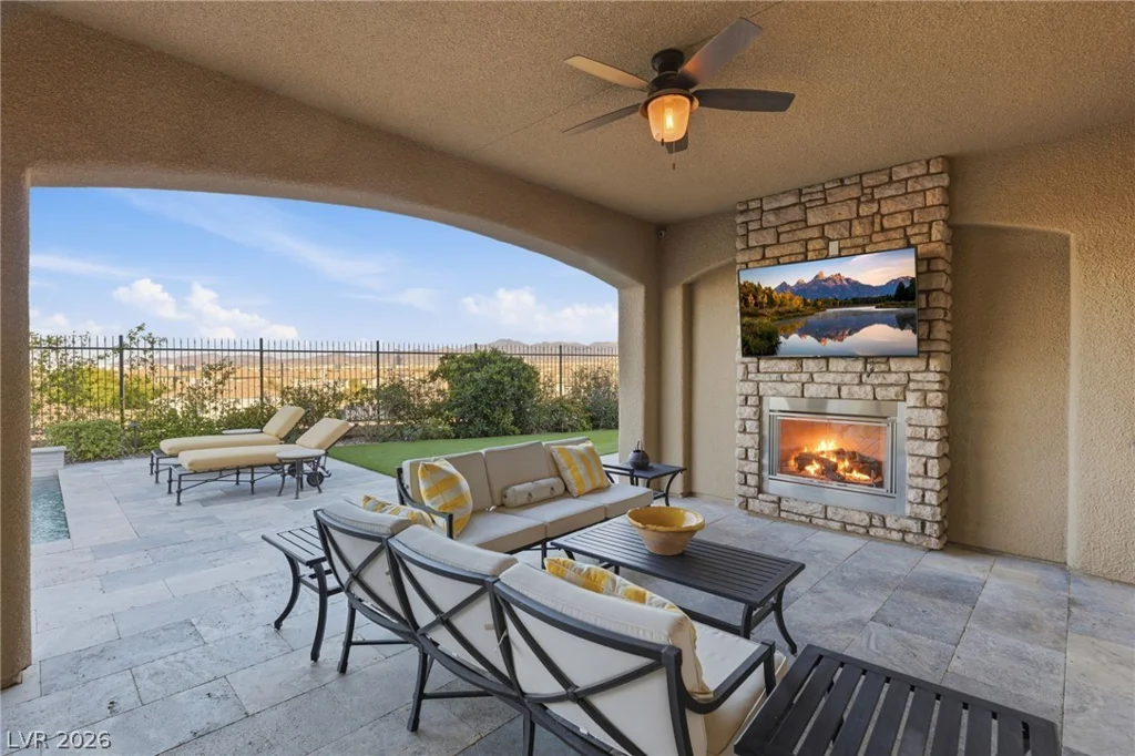 8 Olympia Chase, Las Vegas, NV 89141