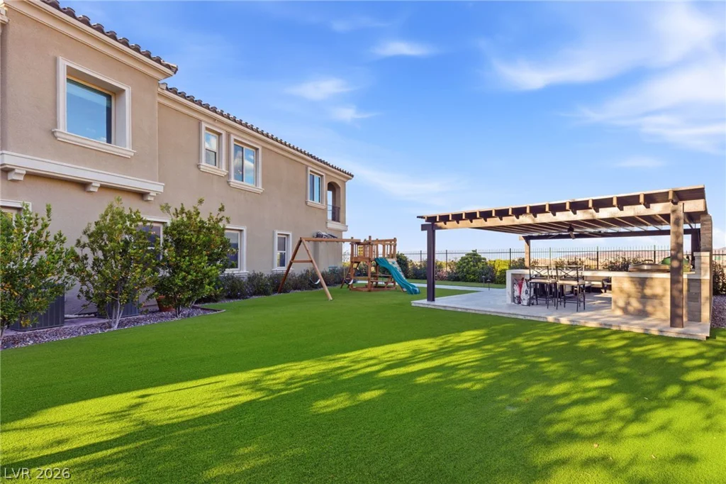8 Olympia Chase, Las Vegas, NV 89141