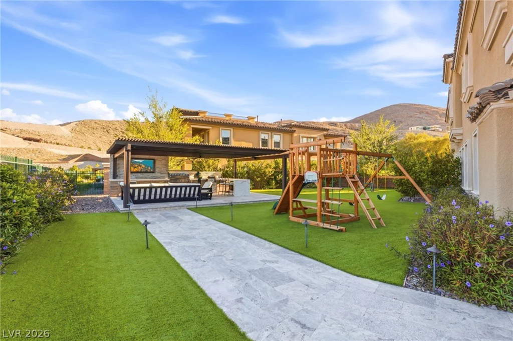 8 Olympia Chase, Las Vegas, NV 89141