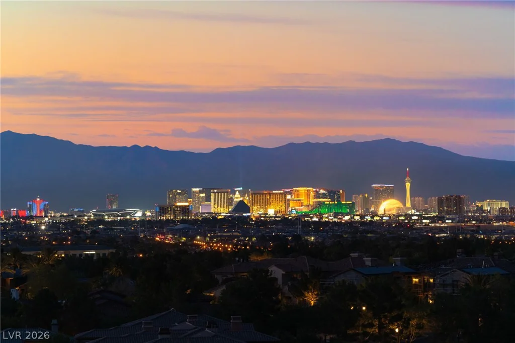 8 Olympia Chase, Las Vegas, NV 89141