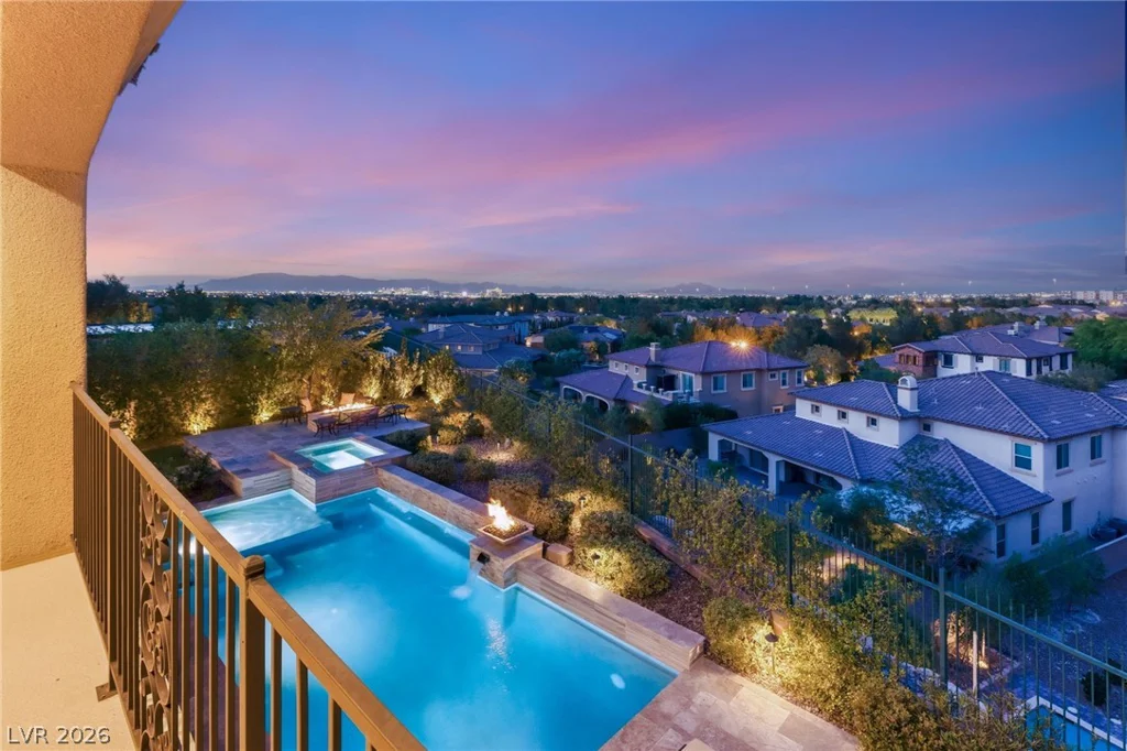 8 Olympia Chase, Las Vegas, NV 89141