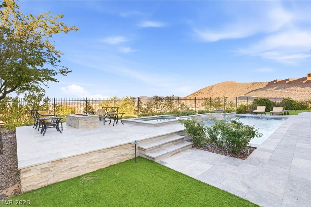 8 Olympia Chase, Las Vegas, NV 89141
