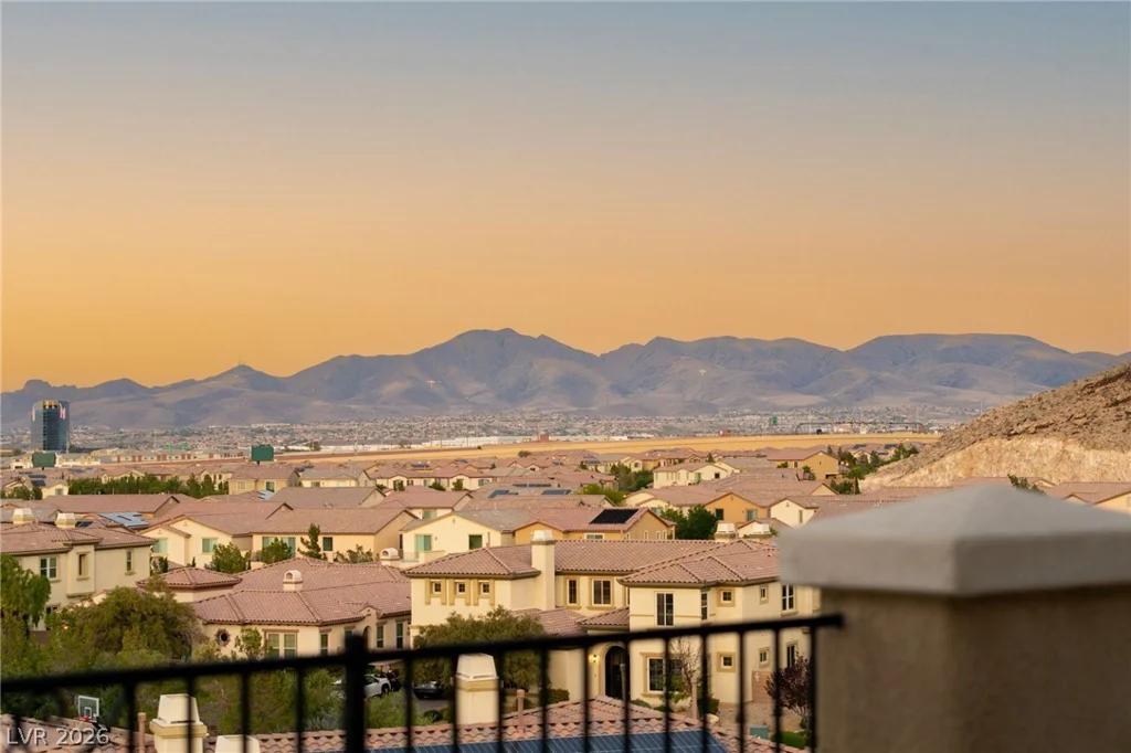 8 Olympia Chase, Las Vegas, NV 89141