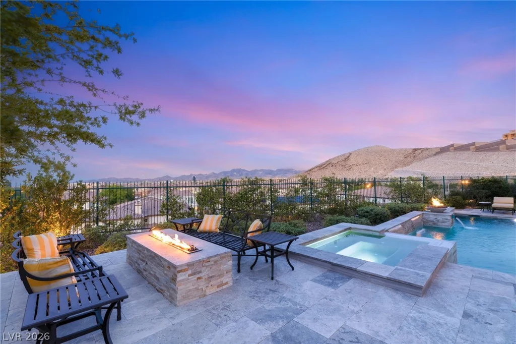 8 Olympia Chase, Las Vegas, NV 89141