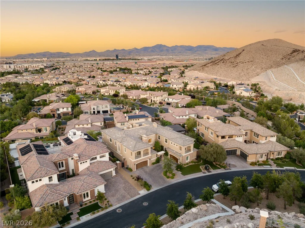 8 Olympia Chase, Las Vegas, NV 89141