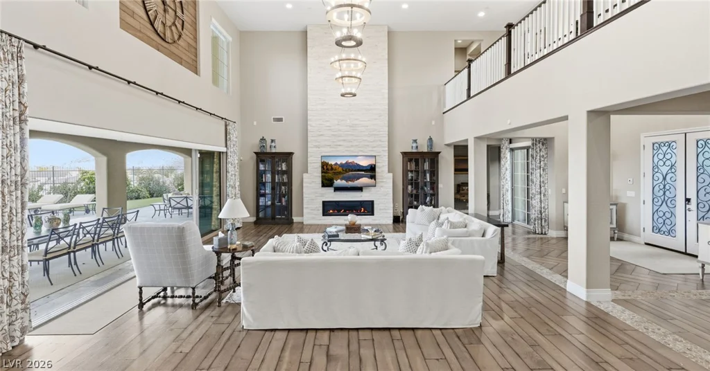 8 Olympia Chase, Las Vegas, NV 89141