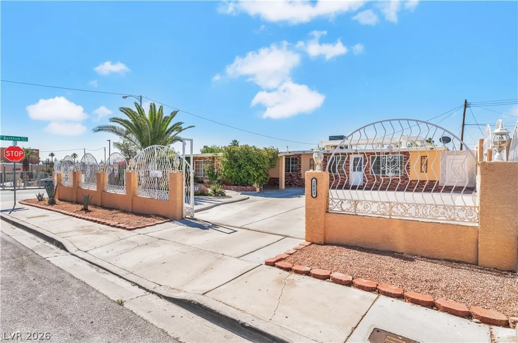 2083 La Vante, Las Vegas, NV 89169