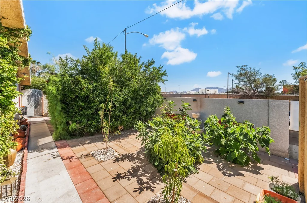 2083 La Vante, Las Vegas, NV 89169