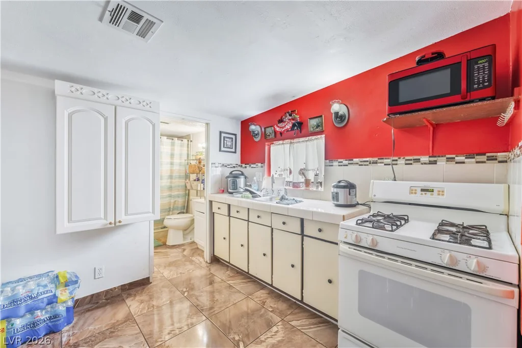 2083 La Vante, Las Vegas, NV 89169