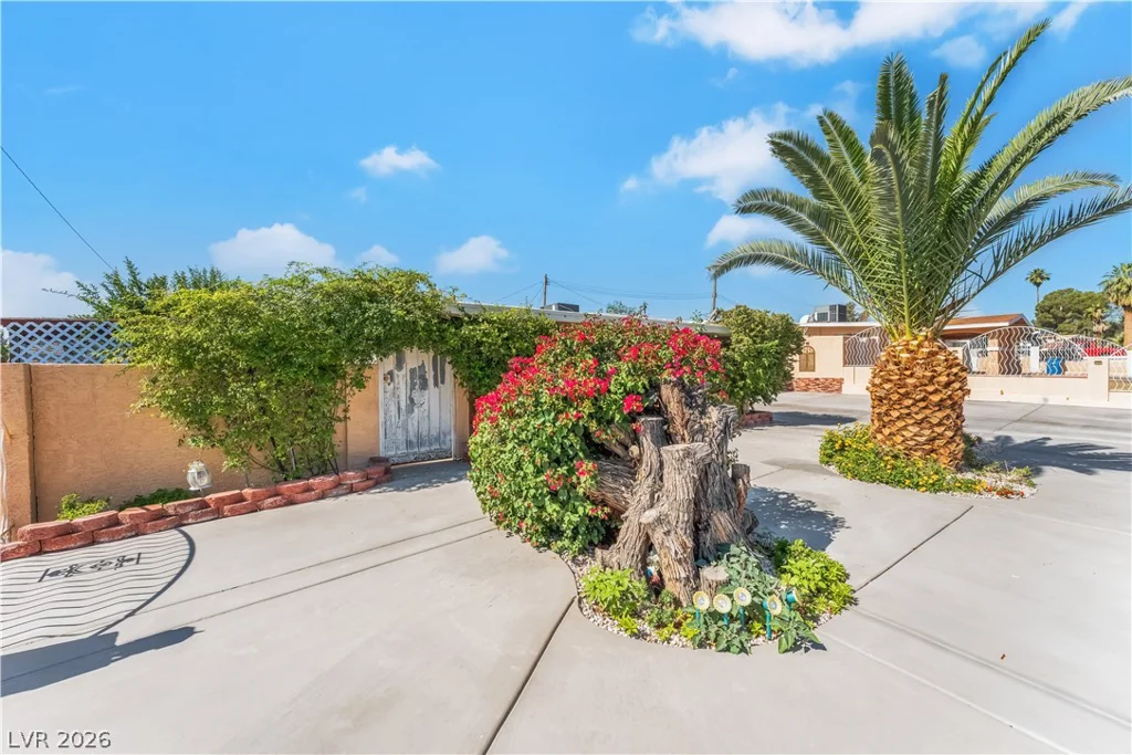 2083 La Vante, Las Vegas, NV 89169