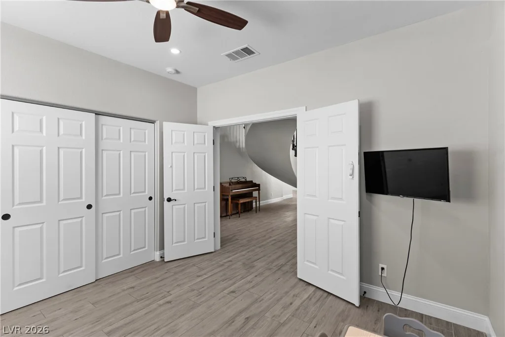 9520 Chalgrove Village, Las Vegas, NV 89145
