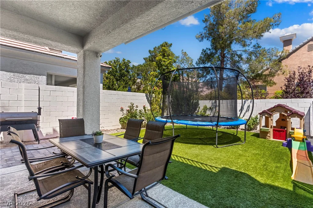 9520 Chalgrove Village, Las Vegas, NV 89145