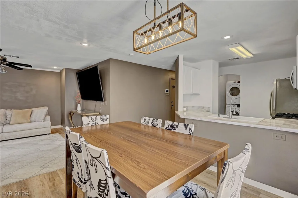10073 Fragile Fields, Las Vegas, NV 89183