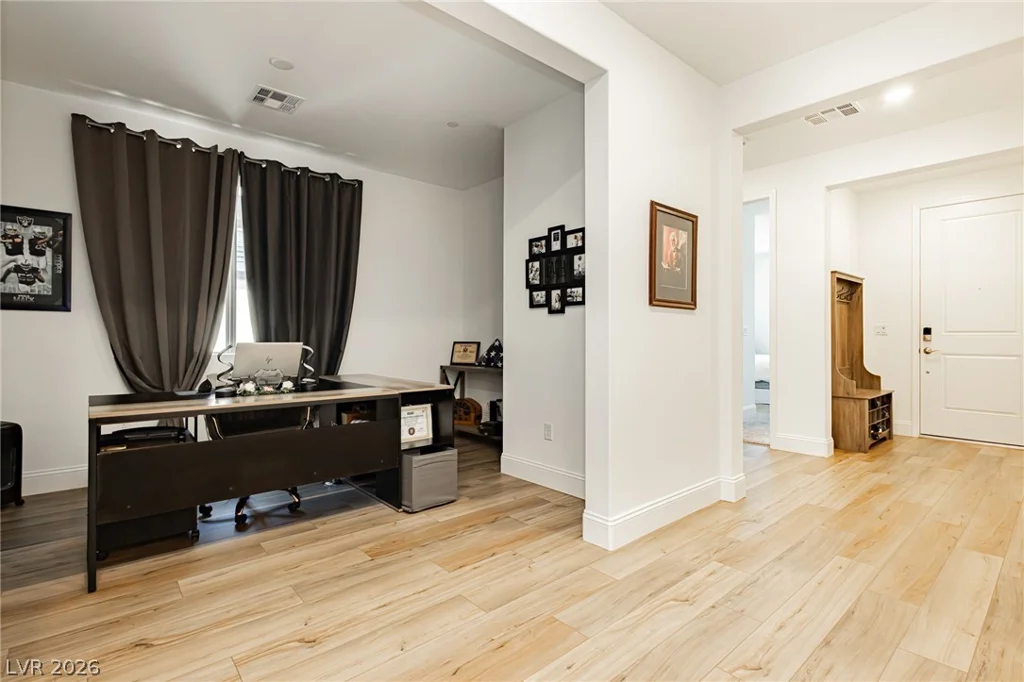 10135 Carmine Clay, Las Vegas, NV 89143