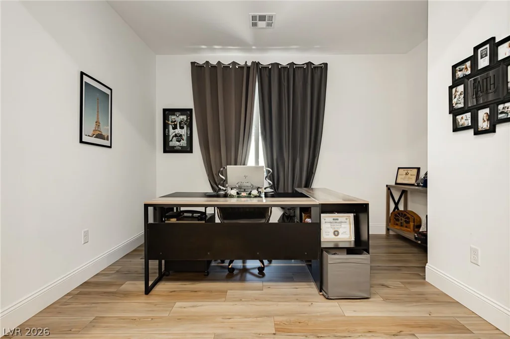 10135 Carmine Clay, Las Vegas, NV 89143