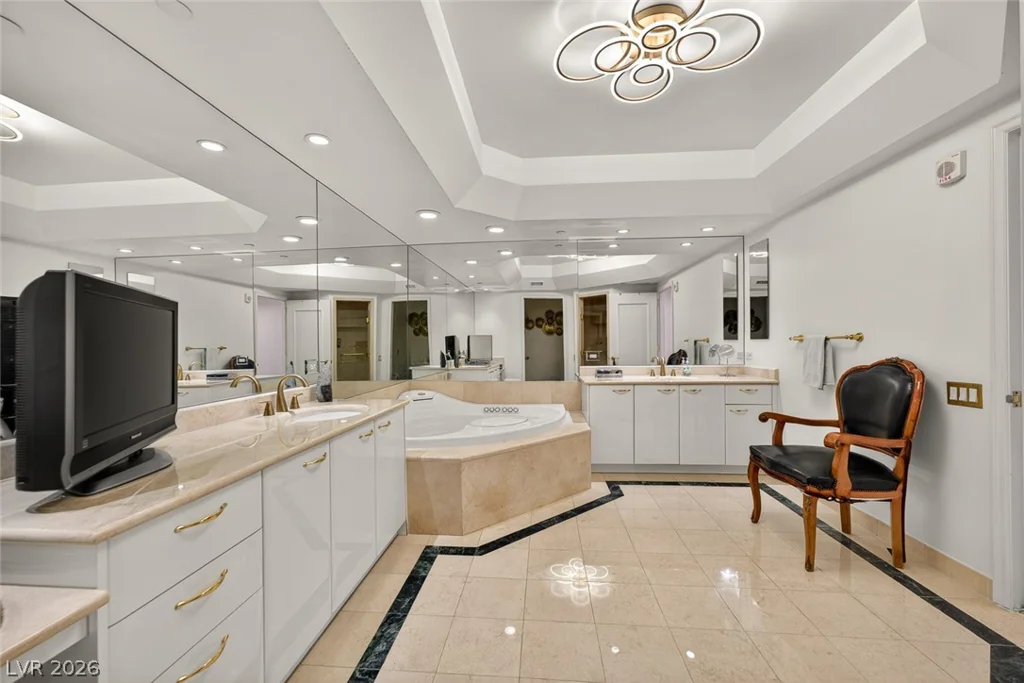 2747 Paradise, Las Vegas, NV 89109