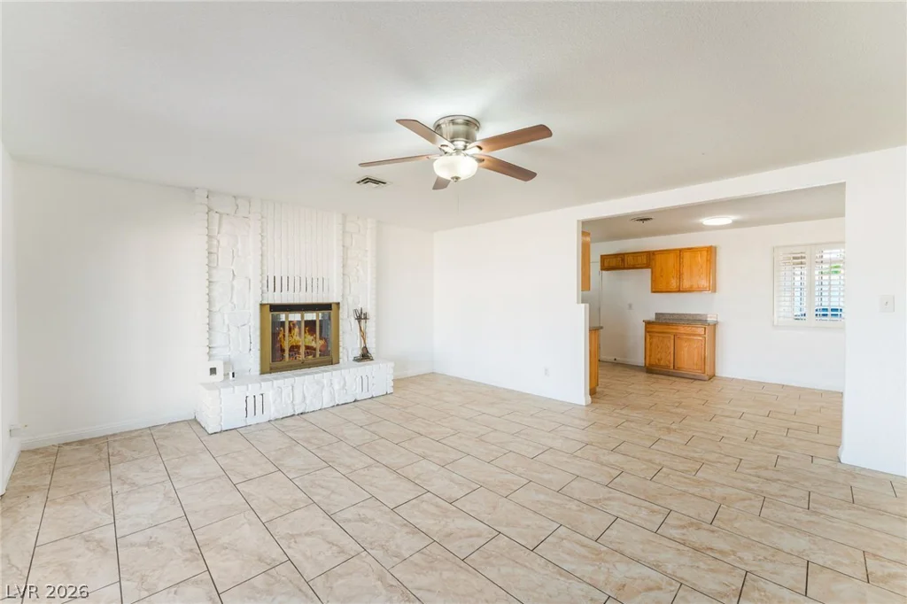 1205 Squires, Las Vegas, NV 89146
