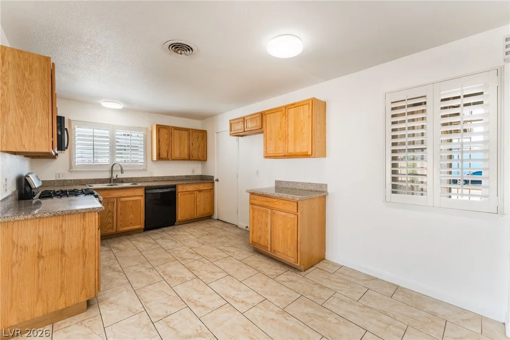 1205 Squires, Las Vegas, NV 89146