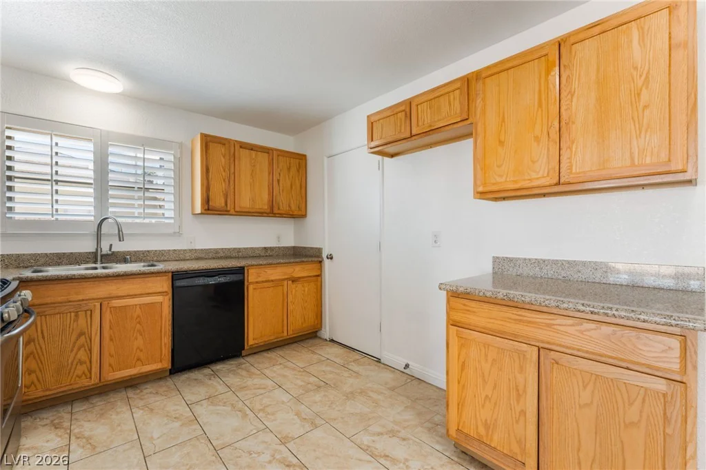 1205 Squires, Las Vegas, NV 89146