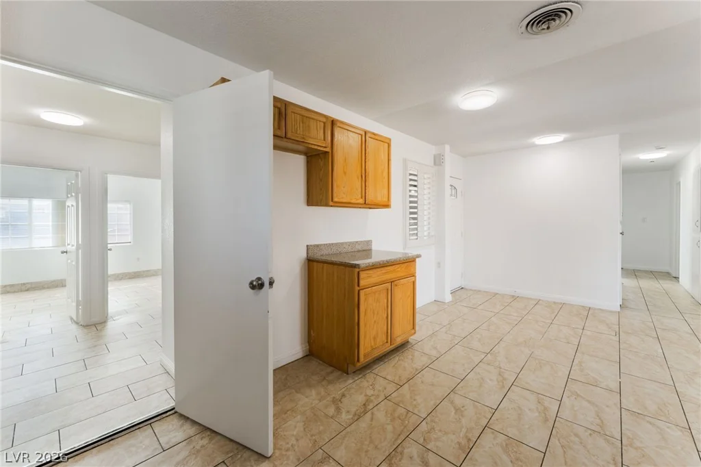 1205 Squires, Las Vegas, NV 89146