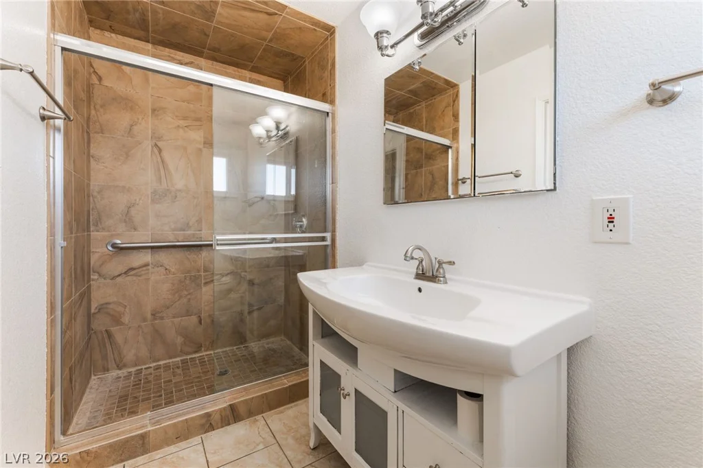 1205 Squires, Las Vegas, NV 89146