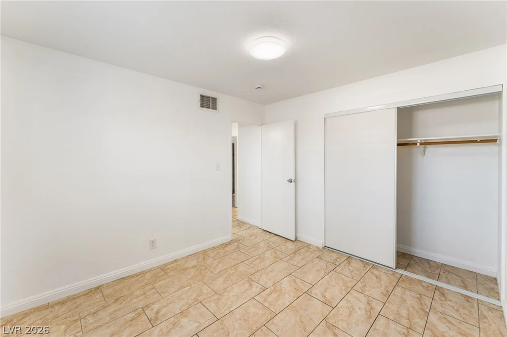 1205 Squires, Las Vegas, NV 89146