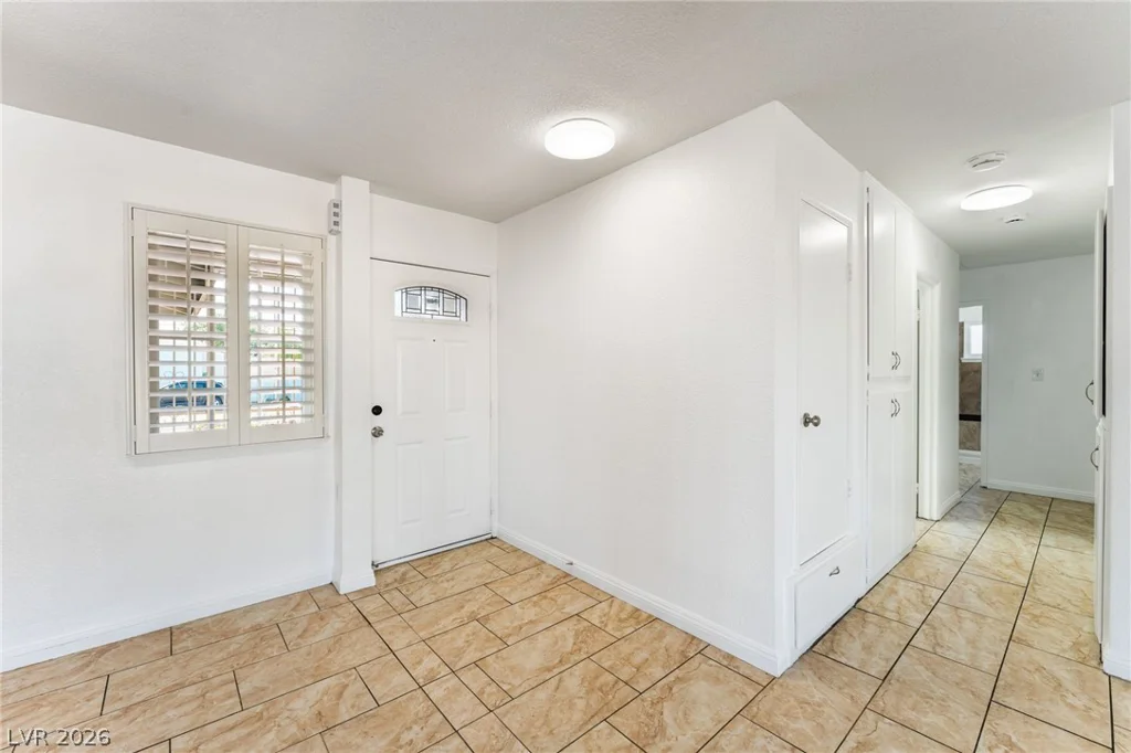 1205 Squires, Las Vegas, NV 89146
