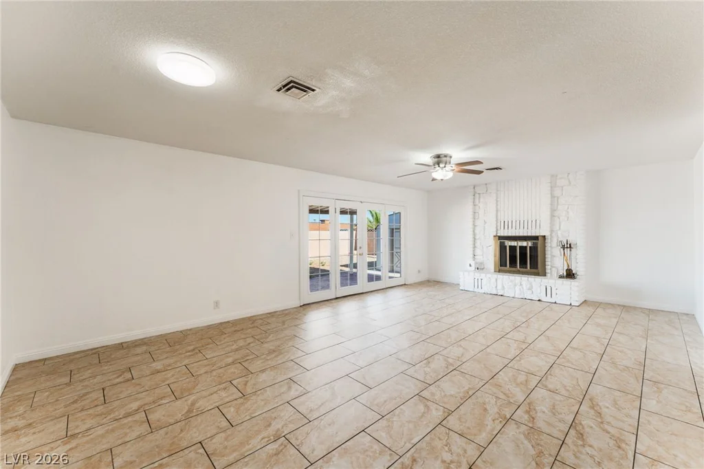 1205 Squires, Las Vegas, NV 89146