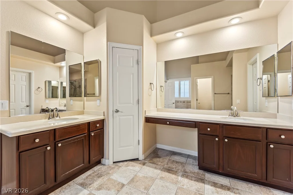 1909 Rolling Dunes, Las Vegas, NV 89117