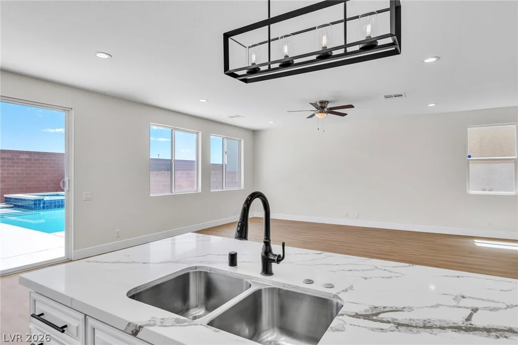 6338 Angora Peak, Las Vegas, NV 89115