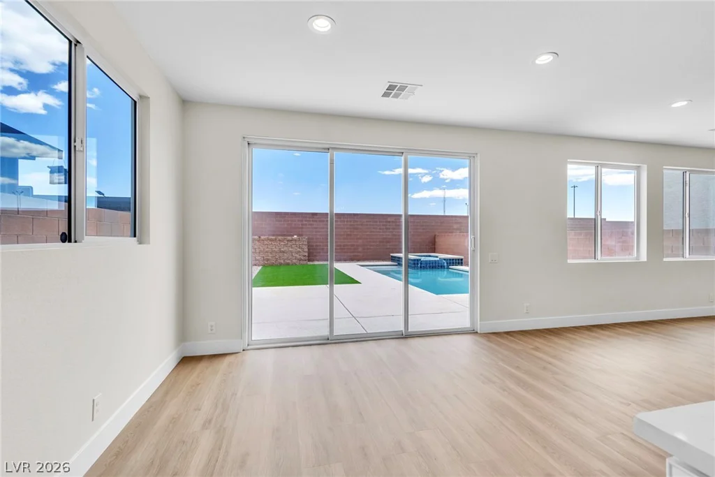6338 Angora Peak, Las Vegas, NV 89115