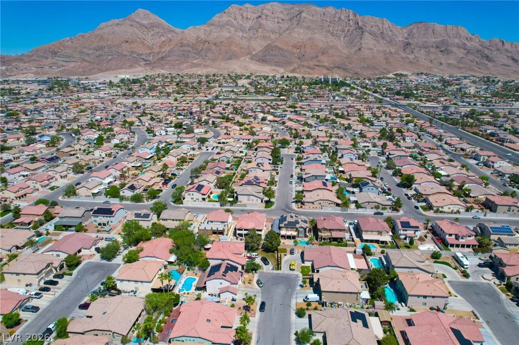 6313 Varna, Las Vegas, NV 89110