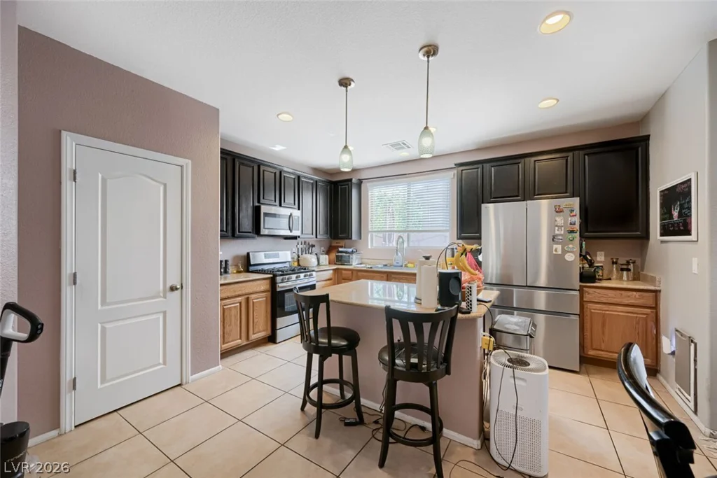 7242 Regent Pond, Las Vegas, NV 89166