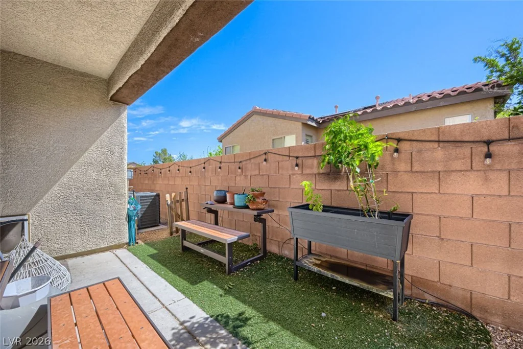 7242 Regent Pond, Las Vegas, NV 89166