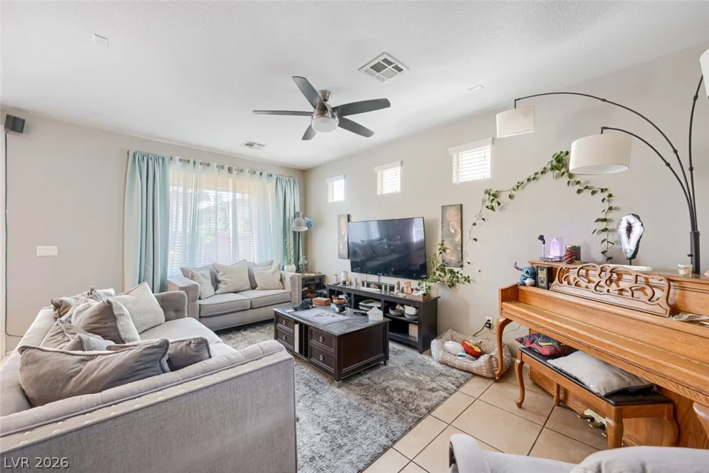 7242 Regent Pond, Las Vegas, NV 89166