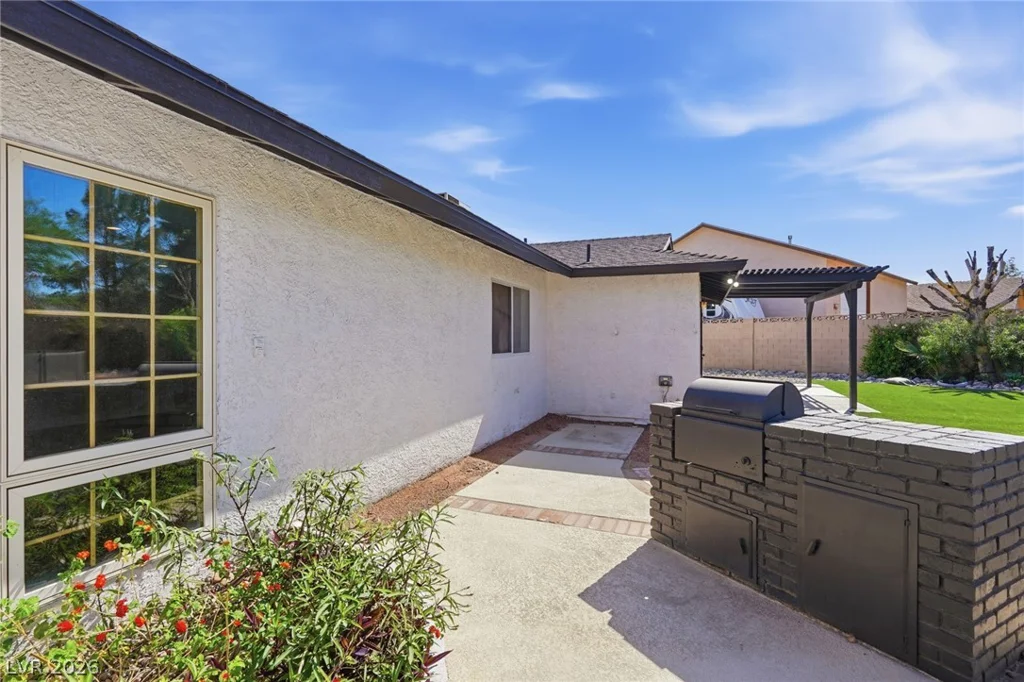 3145 Duneville, Las Vegas, NV 89146