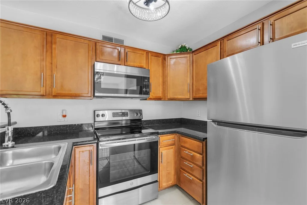 3145 Flamingo, Las Vegas, NV 89121