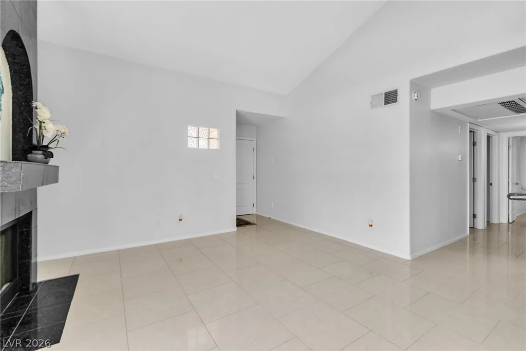 3145 Flamingo, Las Vegas, NV 89121