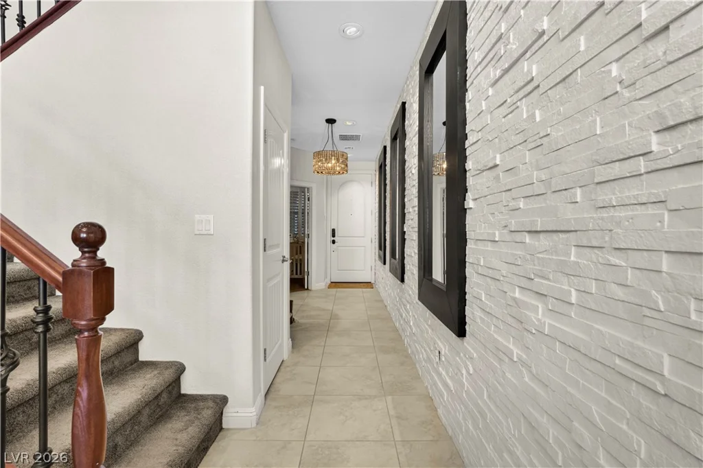571 Signal Peak, Las Vegas, NV 89138