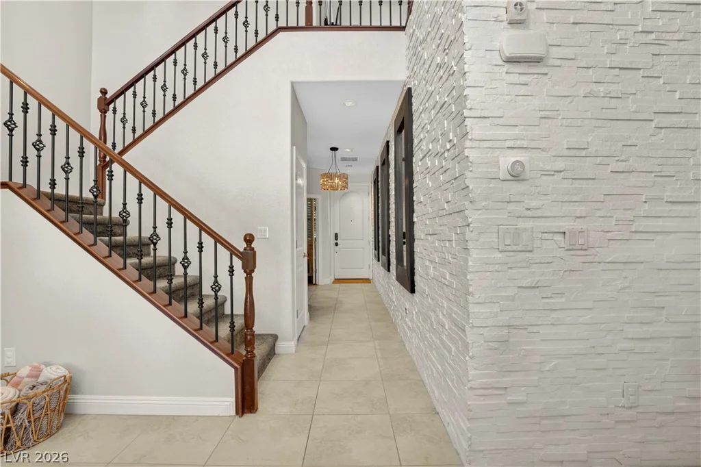 571 Signal Peak, Las Vegas, NV 89138