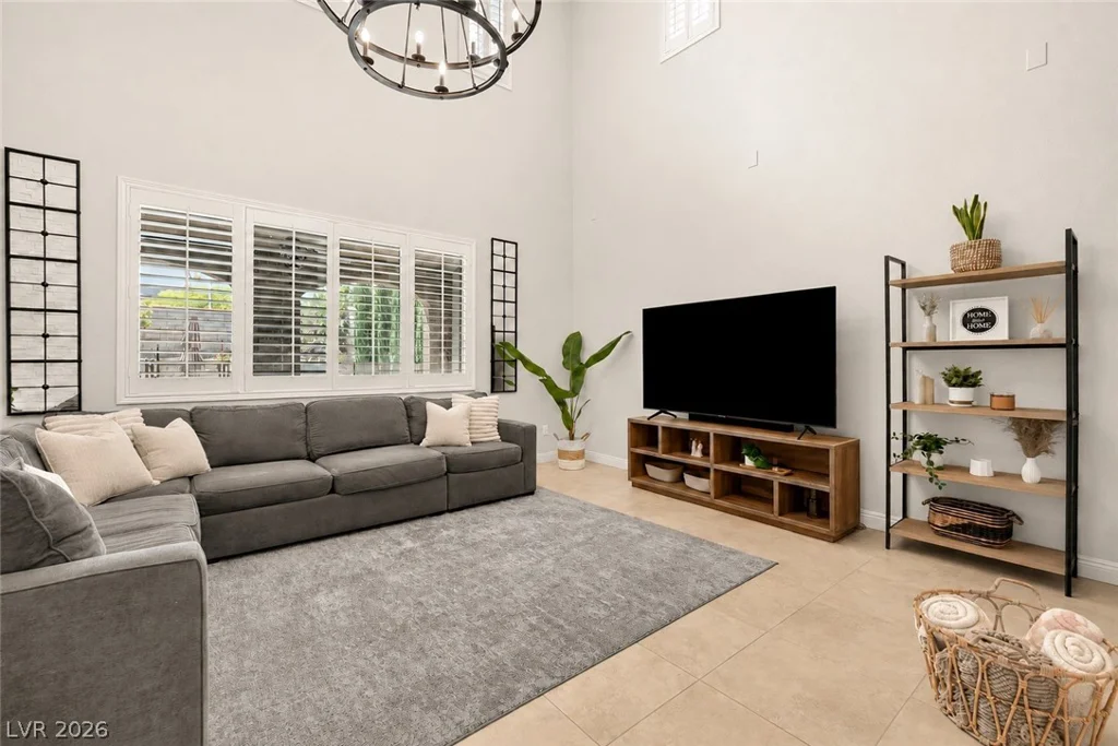 571 Signal Peak, Las Vegas, NV 89138