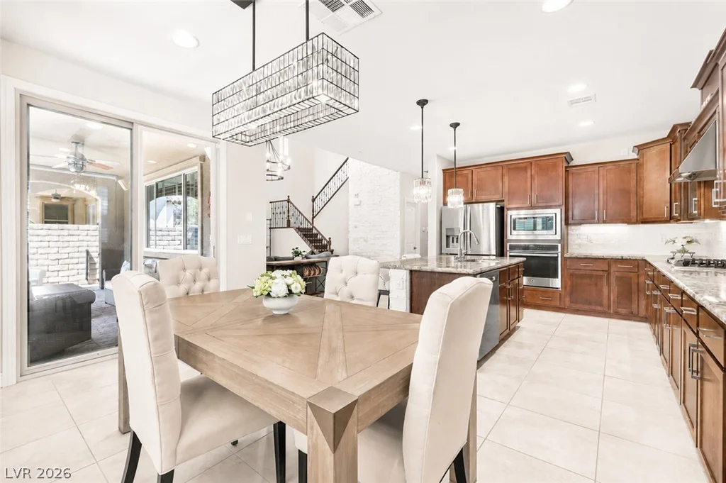 571 Signal Peak, Las Vegas, NV 89138