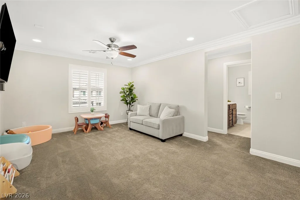 571 Signal Peak, Las Vegas, NV 89138