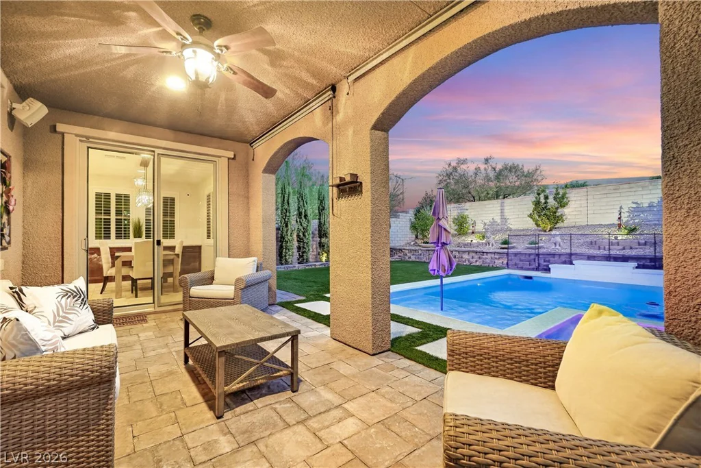 571 Signal Peak, Las Vegas, NV 89138
