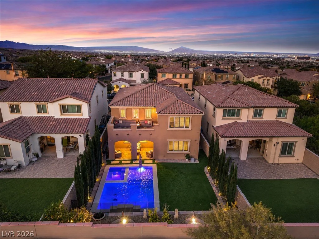 571 Signal Peak, Las Vegas, NV 89138